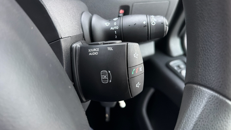 Renault Master Lwb Diesel Fwd LM35dCi 135 Business+ Medium Roof Van